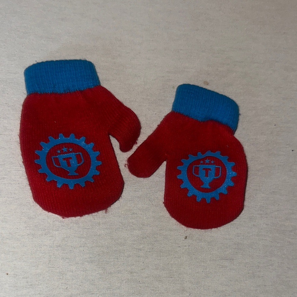 Kids OS Thomas The Train Red and Blue Mittens.